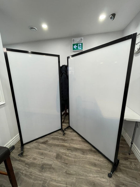 Standing Barrier White Opaque (non see-through)